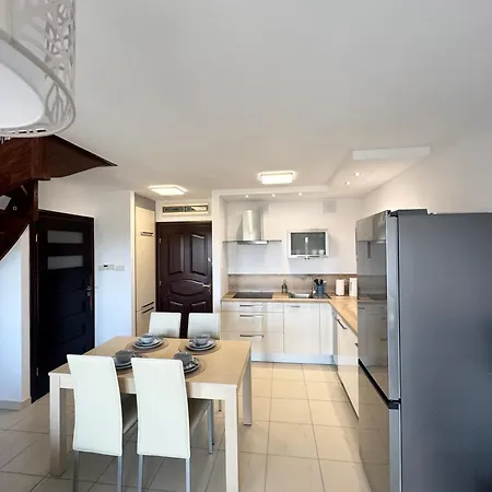 Przestronny Poludniowa 64 Apartman *