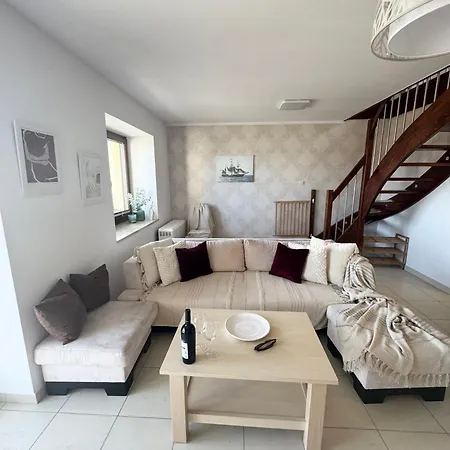 Przestronny Poludniowa 64 *